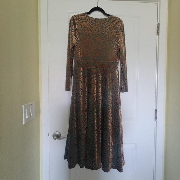 Brand New With Tag Size Medium Elegant Brown and Green Dress - Picture 4 of 12